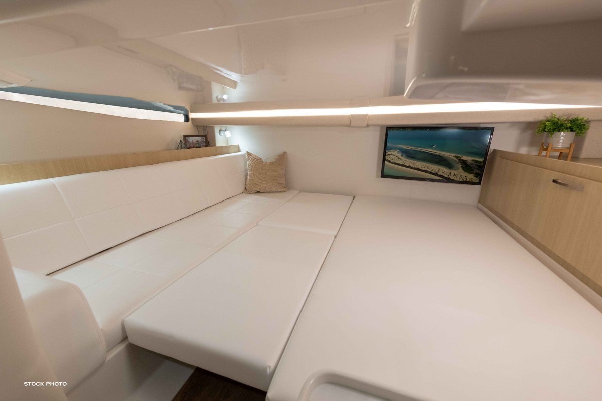 2024 REGAL 38 SAV CRUISER
