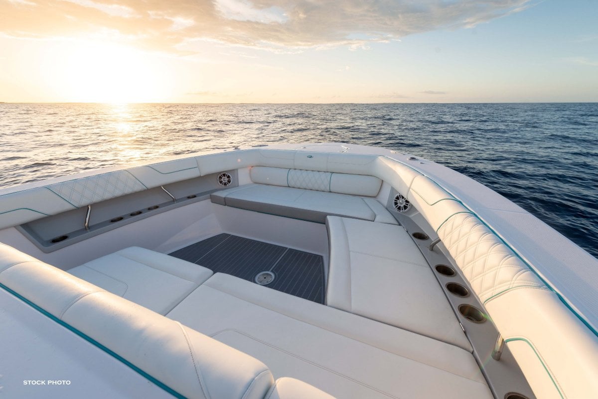 2024 REGAL 38 SAV CRUISER