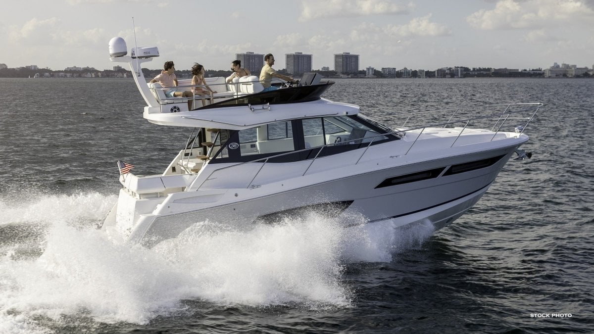 2024 REGAL 38 FLY CRUISER