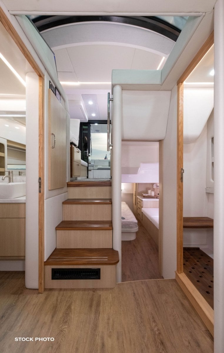 2024 REGAL 38 FLY CRUISER