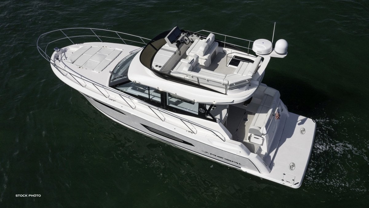 2024 REGAL 38 FLY CRUISER