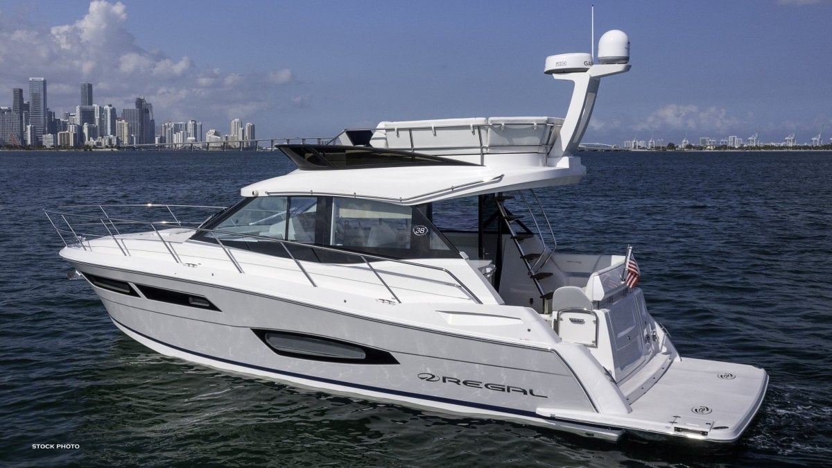 2024 REGAL 38 FLY CRUISER