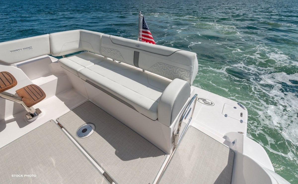 2024 REGAL 38 FLY CRUISER