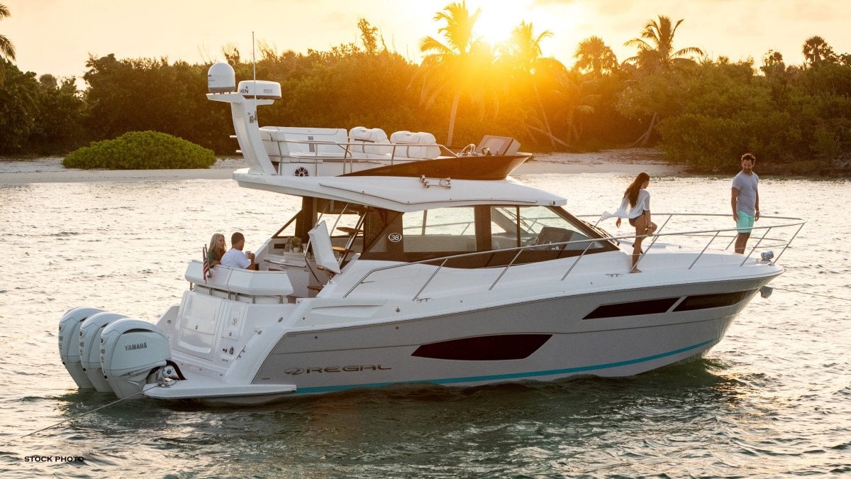 2024 REGAL 38 FXO CRUISER