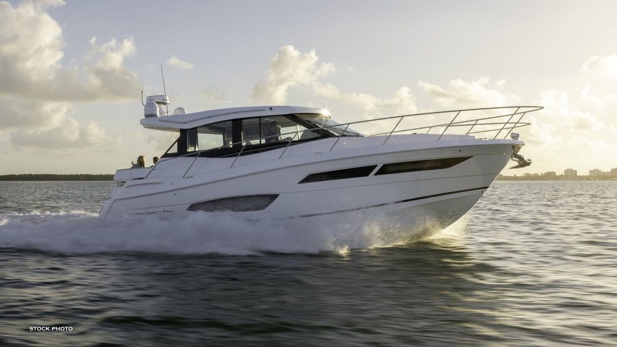 2024 REGAL 38 GRANDE COUPE CRUISER