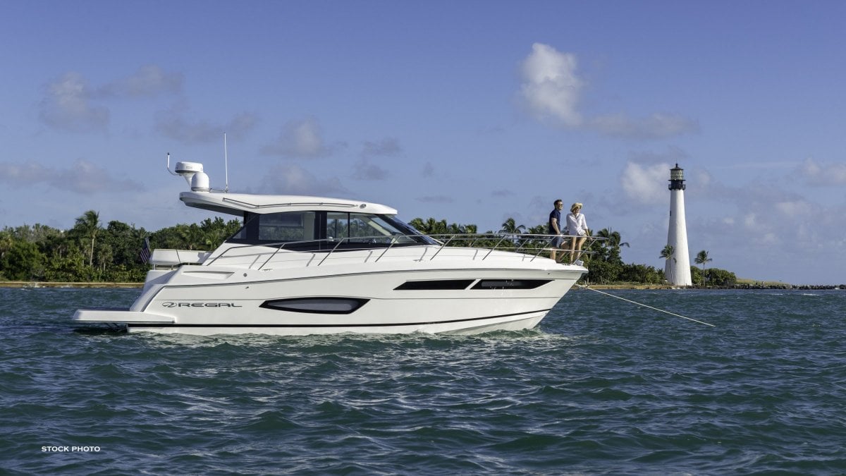 2024 REGAL 38 GRANDE COUPE CRUISER