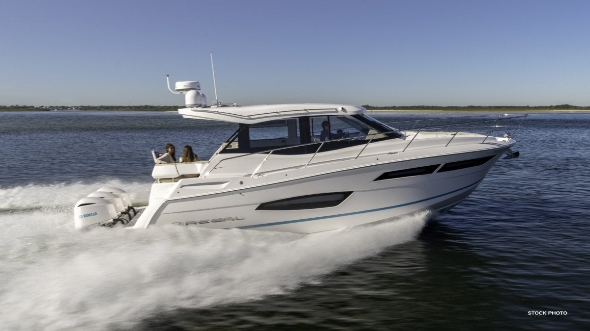 2024 REGAL 38 XO CRUISER