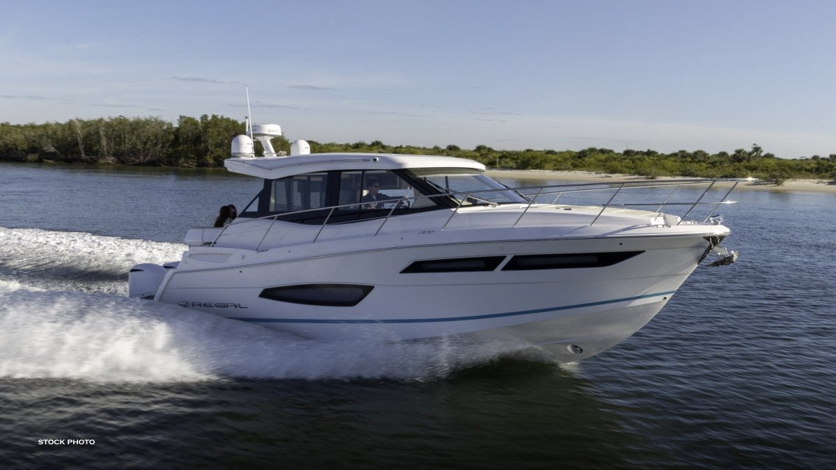 2024 REGAL 38 XO CRUISER