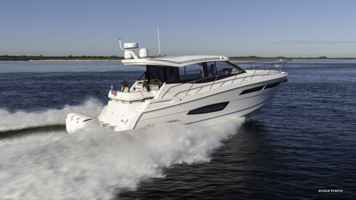 2024 REGAL 38 XO CRUISER