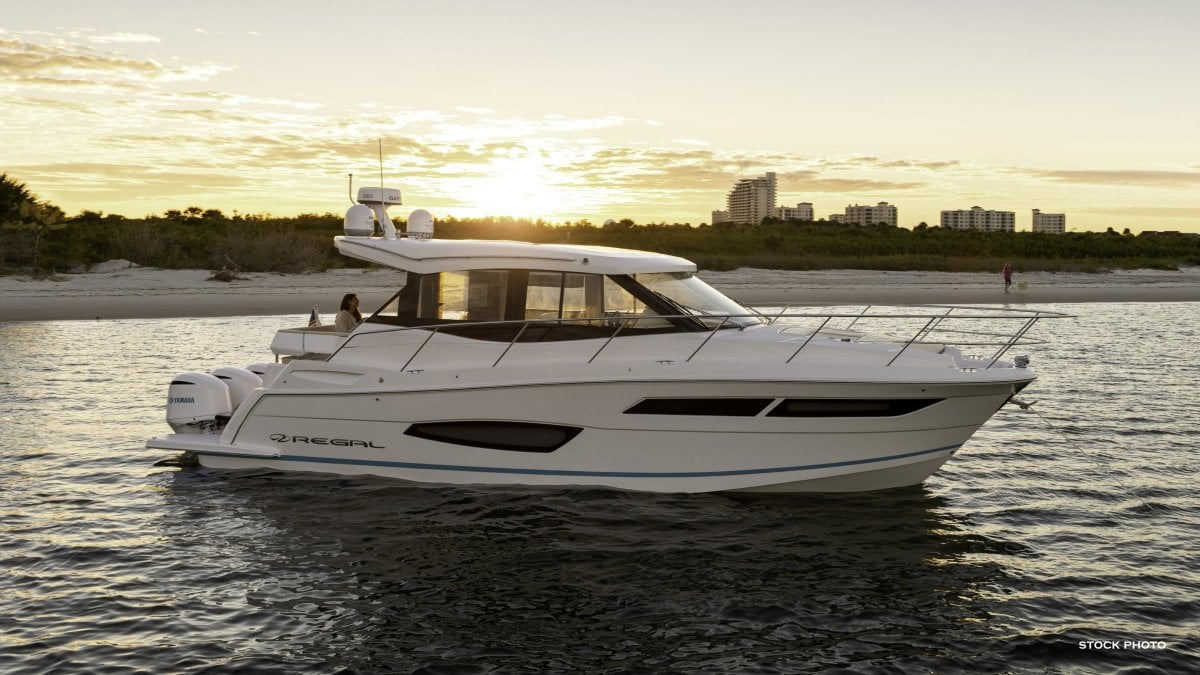 2024 REGAL 38 XO CRUISER