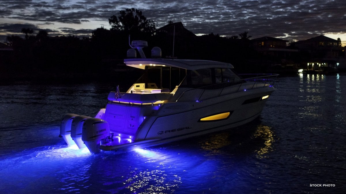 2024 REGAL 38 XO CRUISER