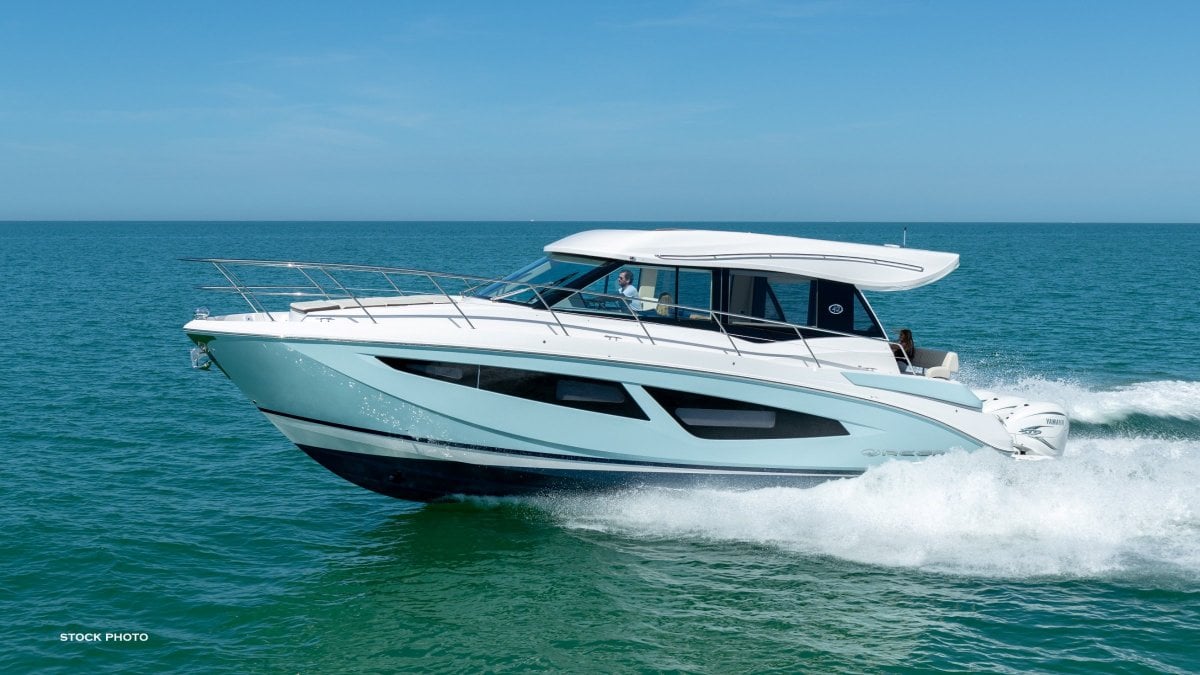 2024 REGAL 42 XO CRUISER