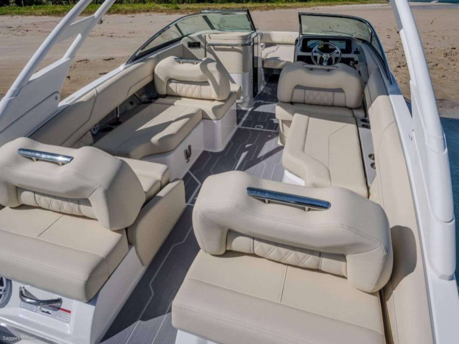 2023 REGAL LX4 BOWRIDER