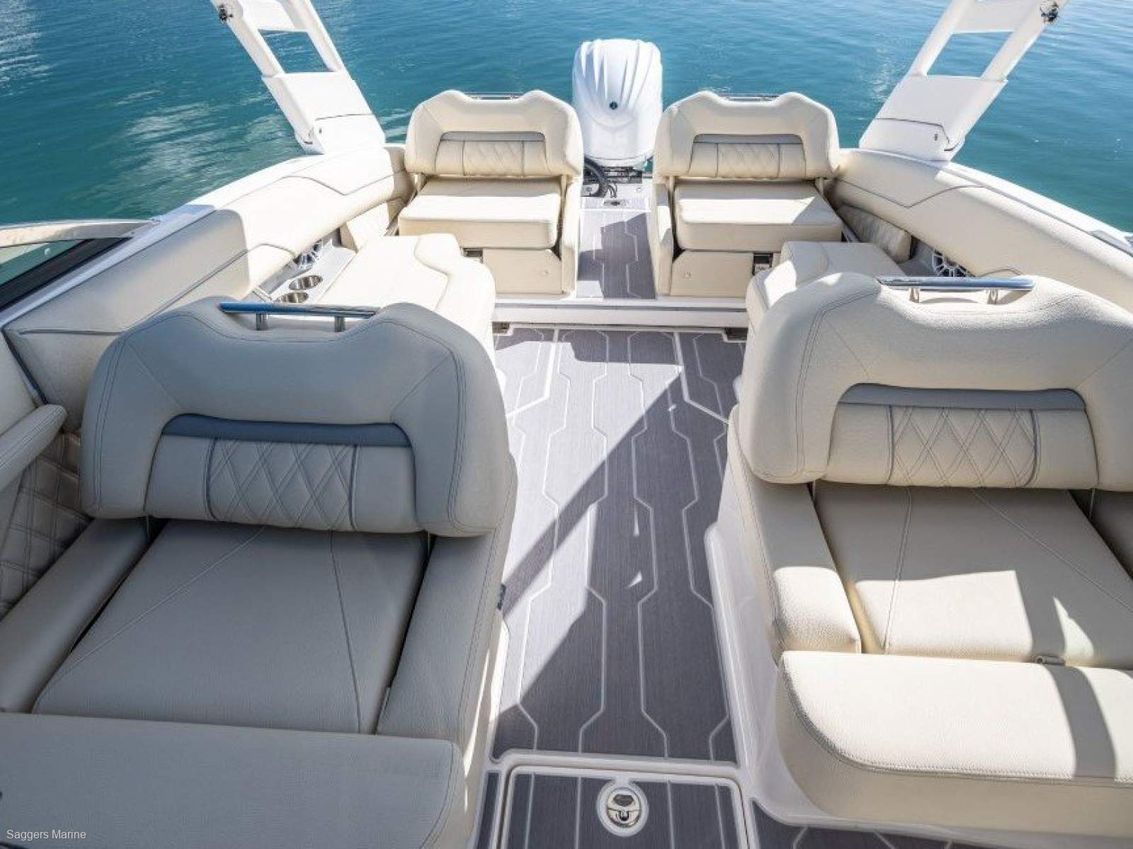 2023 REGAL LX4 BOWRIDER