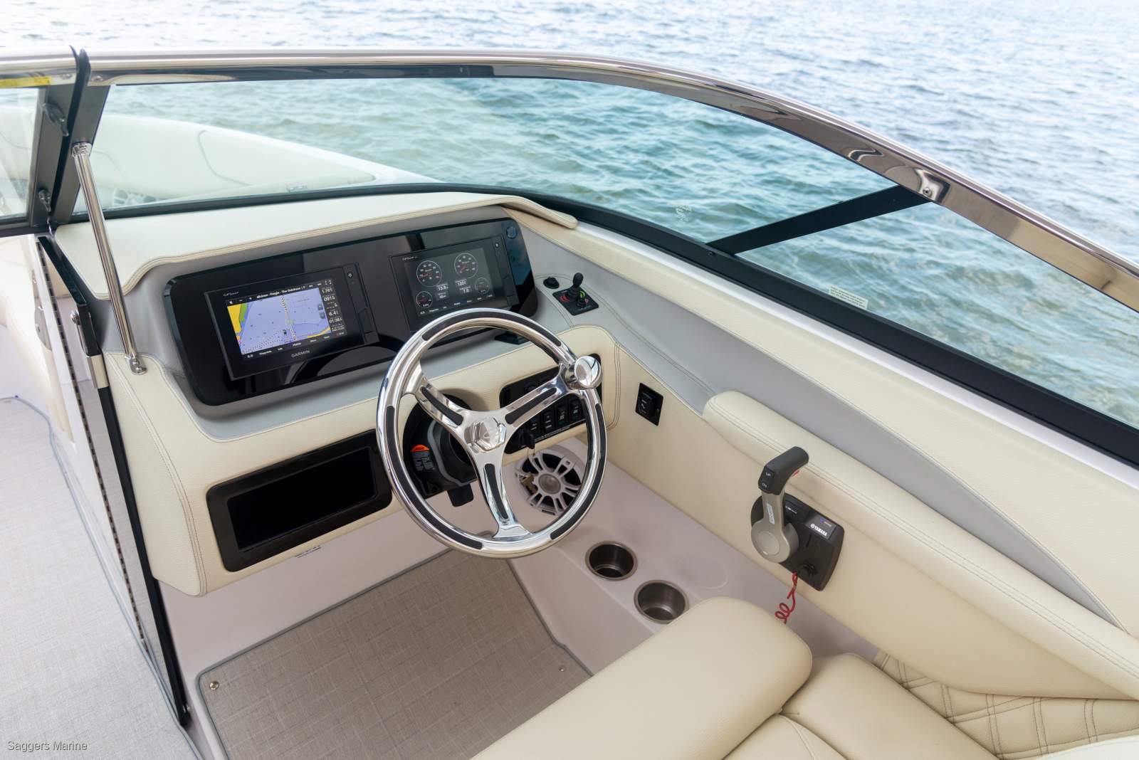 2023 REGAL LX6 BOWRIDER