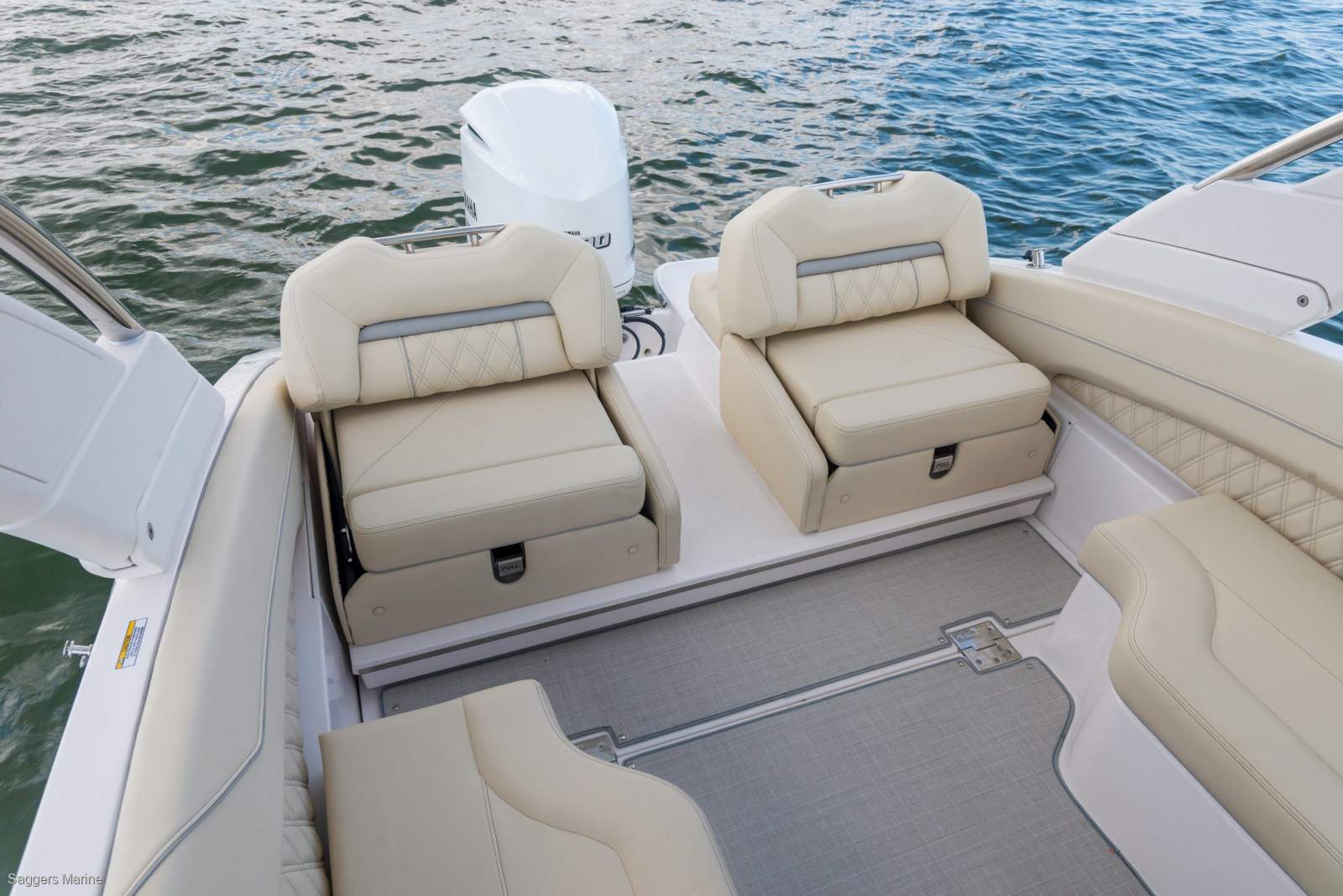 2023 REGAL LX6 BOWRIDER