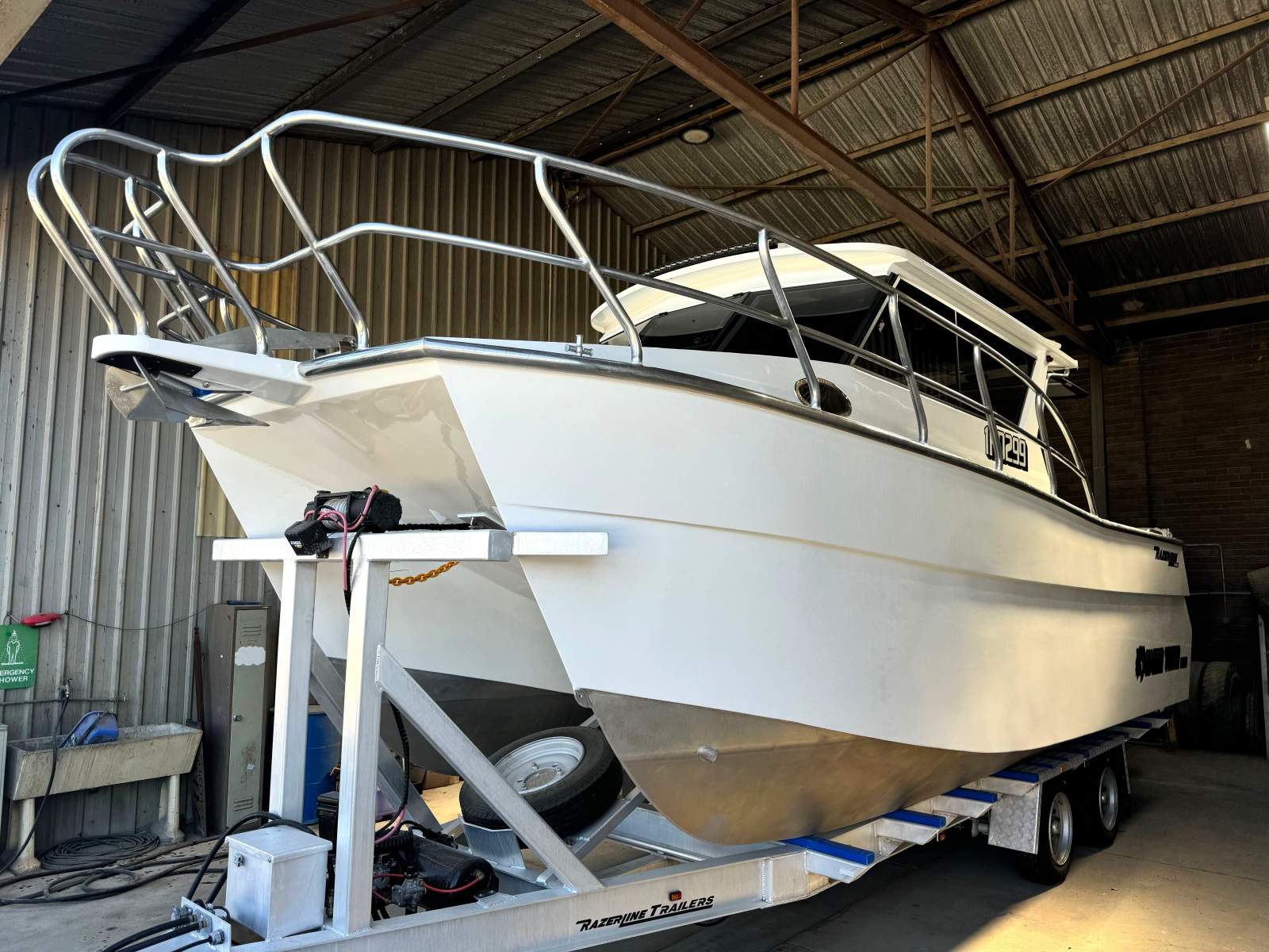 RAZERLINE SABRE TOOTH CATAMARAN