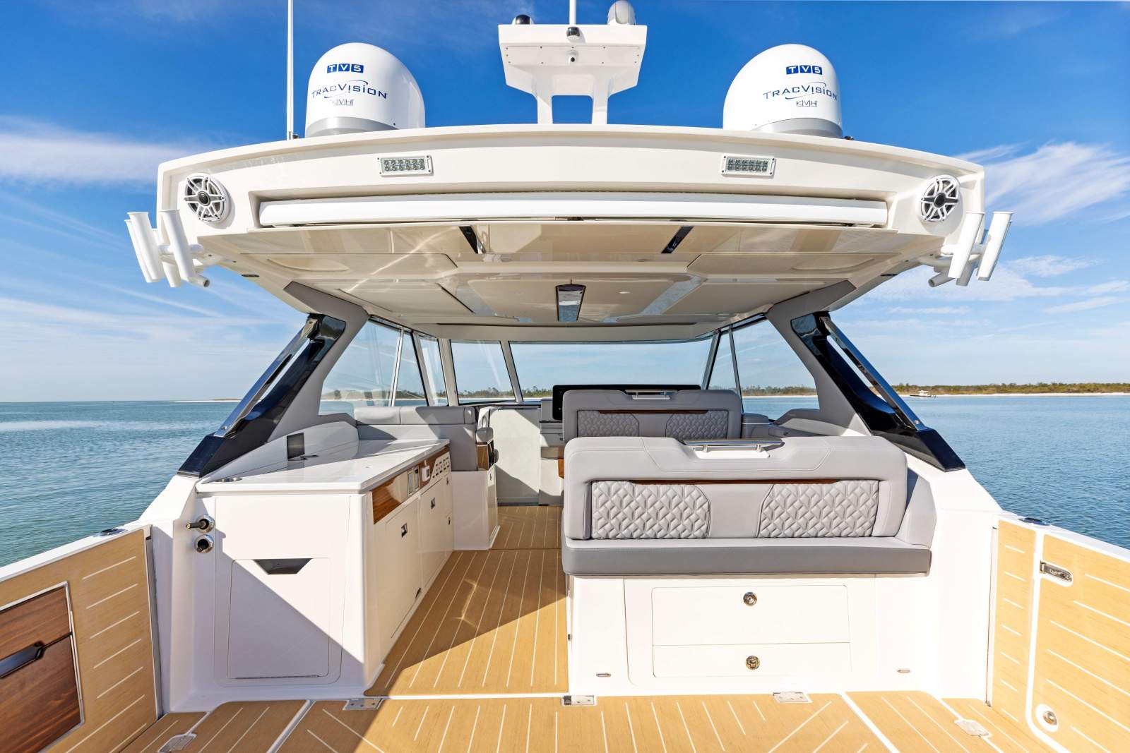 REGAL LX43 - A UNIQUE AND PREMIUM BOATING EXPERIENCE!