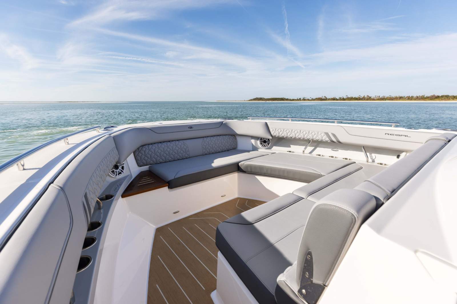 REGAL LX43 - A UNIQUE AND PREMIUM BOATING EXPERIENCE!