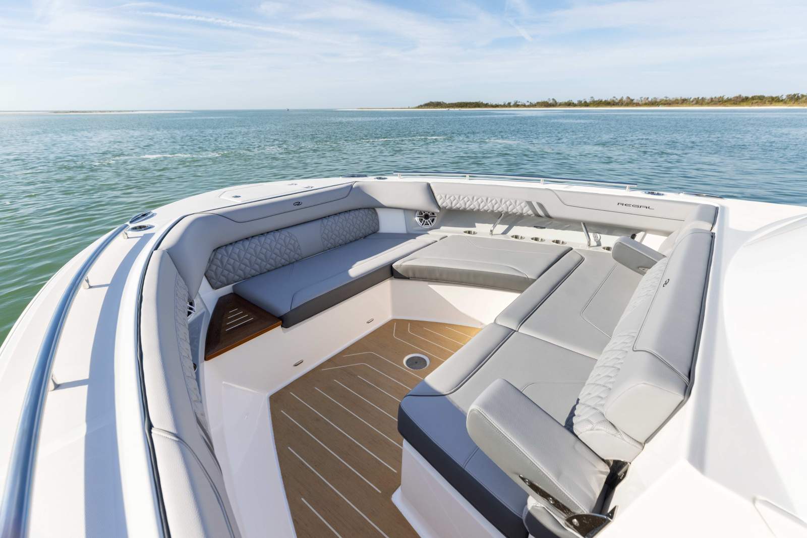 REGAL LX43 - A UNIQUE AND PREMIUM BOATING EXPERIENCE!