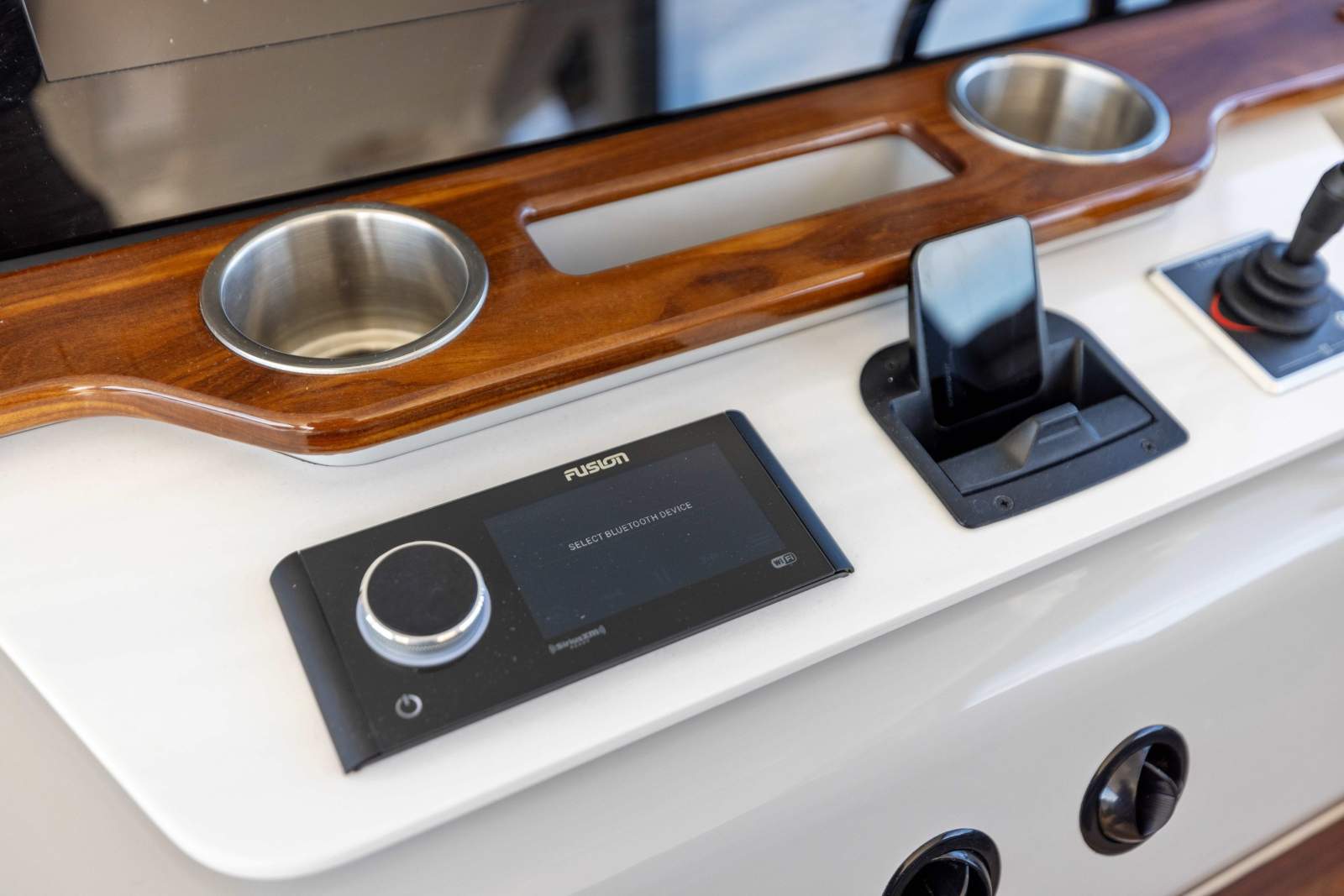 REGAL LX43 - A UNIQUE AND PREMIUM BOATING EXPERIENCE!