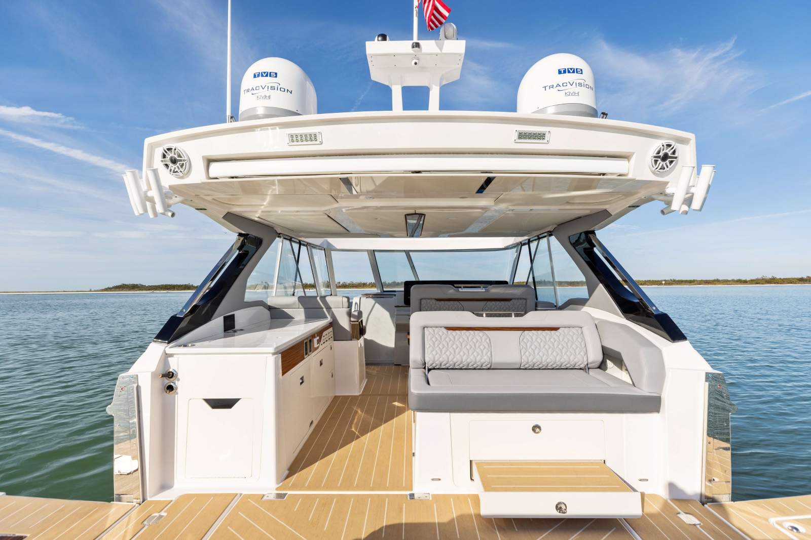 REGAL LX43 - A UNIQUE AND PREMIUM BOATING EXPERIENCE!