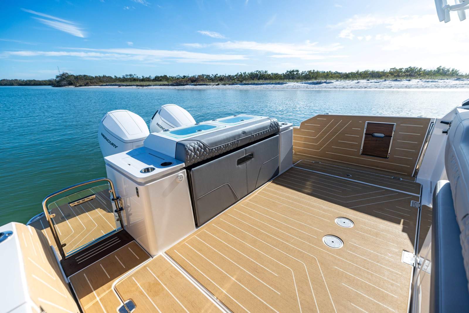 REGAL LX43 - A UNIQUE AND PREMIUM BOATING EXPERIENCE!