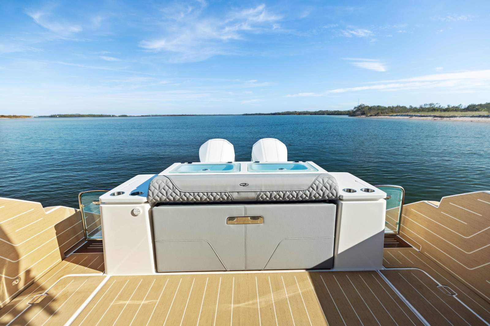 REGAL LX43 - A UNIQUE AND PREMIUM BOATING EXPERIENCE!