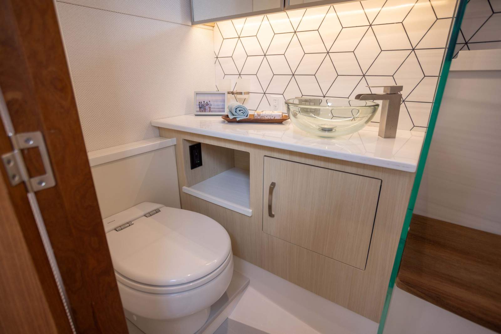 REGAL 43 SAV - LUXURY &AMP; INNOVATION!