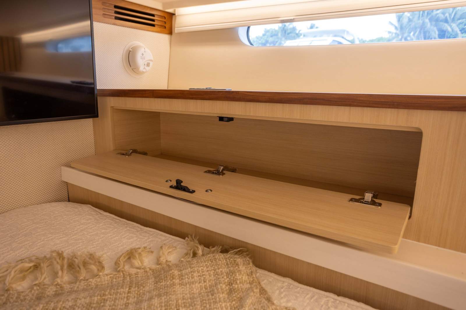 REGAL 43 SAV - LUXURY &AMP; INNOVATION!