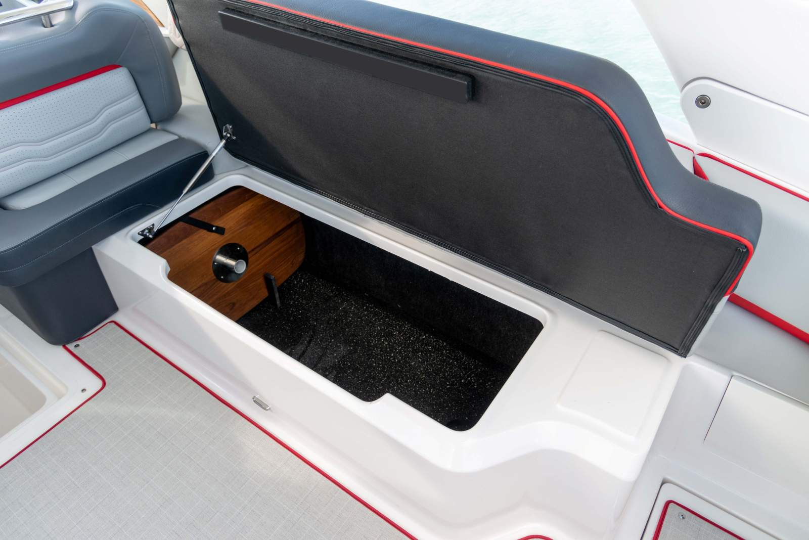 REGAL LX9 - EXCELLENCE, LUXURY AND PERFORMANCE !