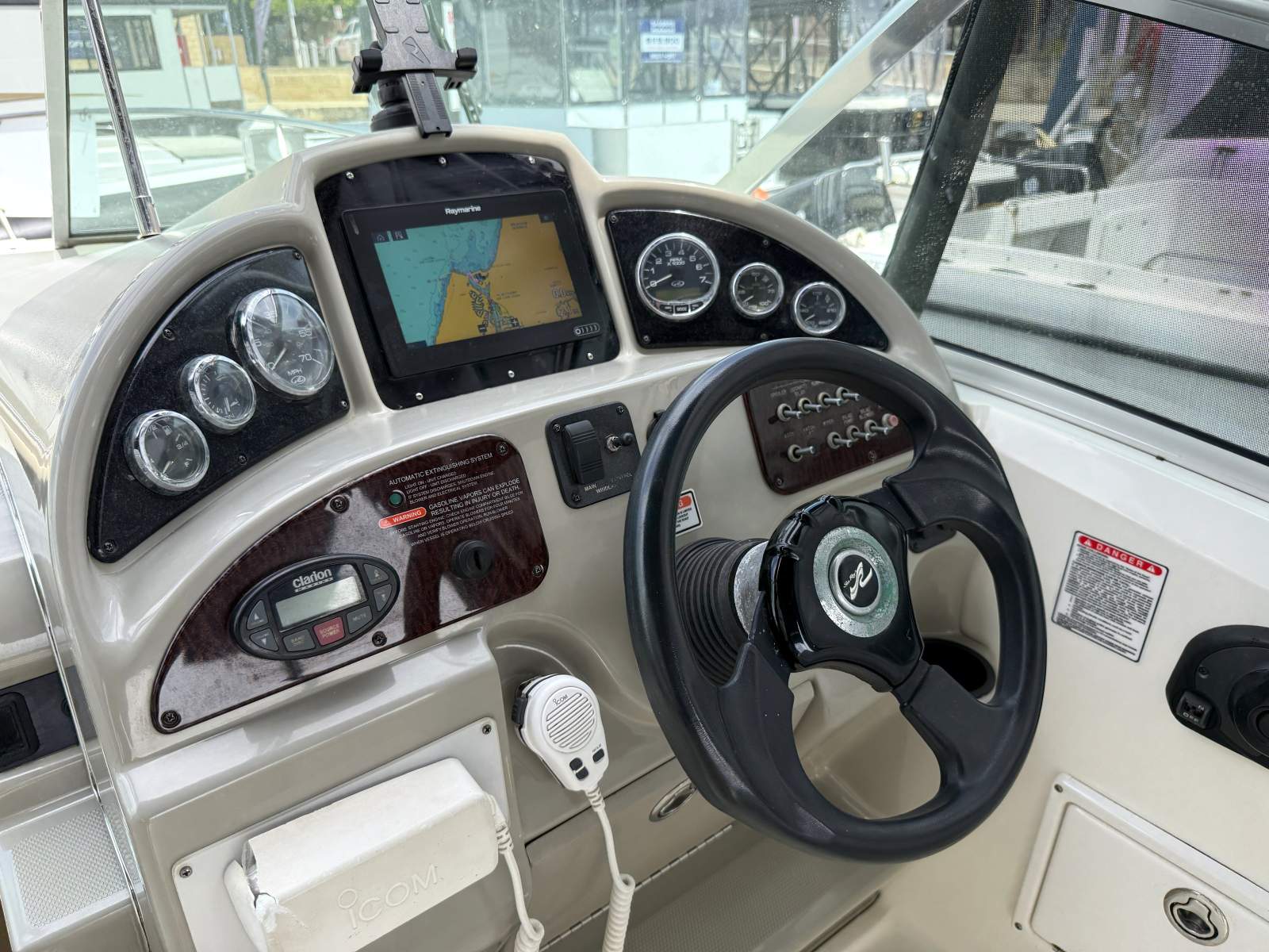 2005 SEA RAY 270 AMBERJACK SPORTS CRUISER