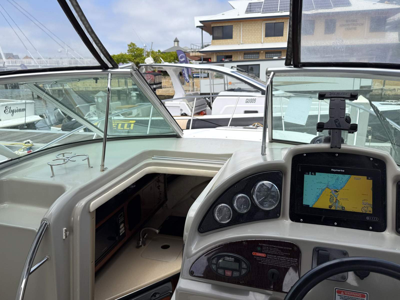 2005 SEA RAY 270 AMBERJACK SPORTS CRUISER