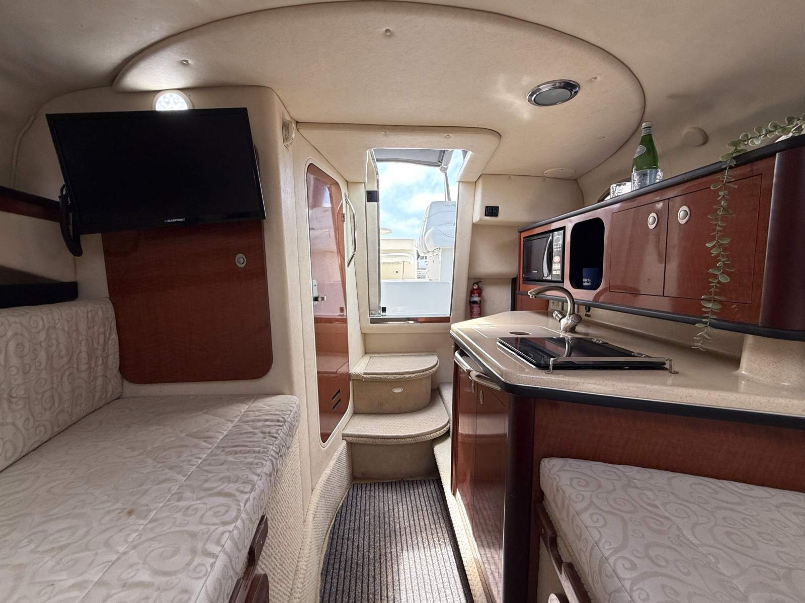 2005 SEA RAY 270 AMBERJACK SPORTS CRUISER