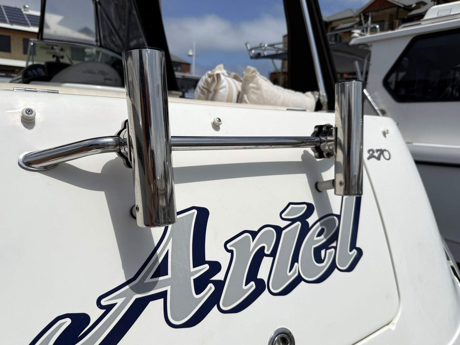 2005 SEA RAY 270 AMBERJACK SPORTS CRUISER