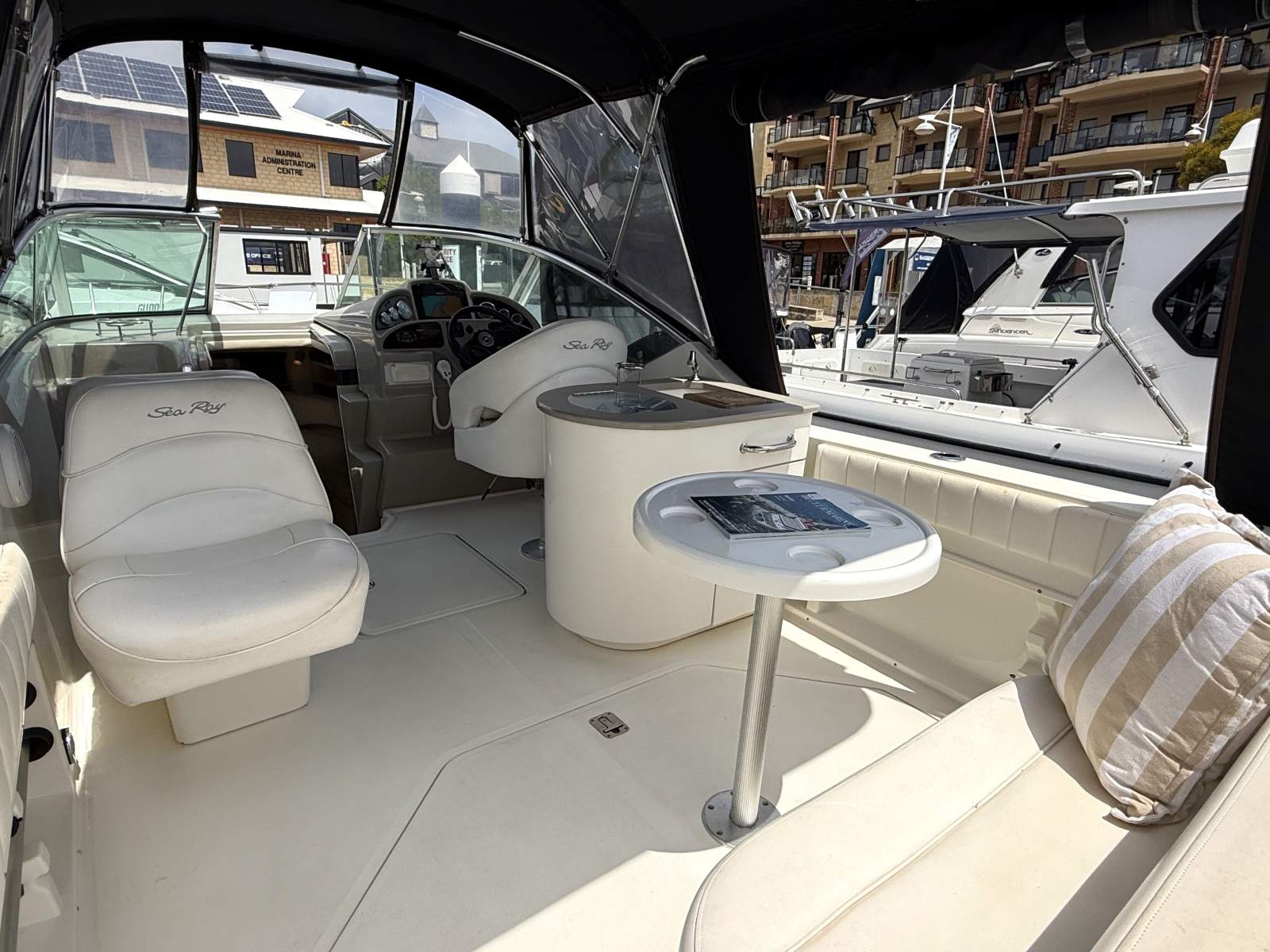 2005 SEA RAY 270 AMBERJACK SPORTS CRUISER