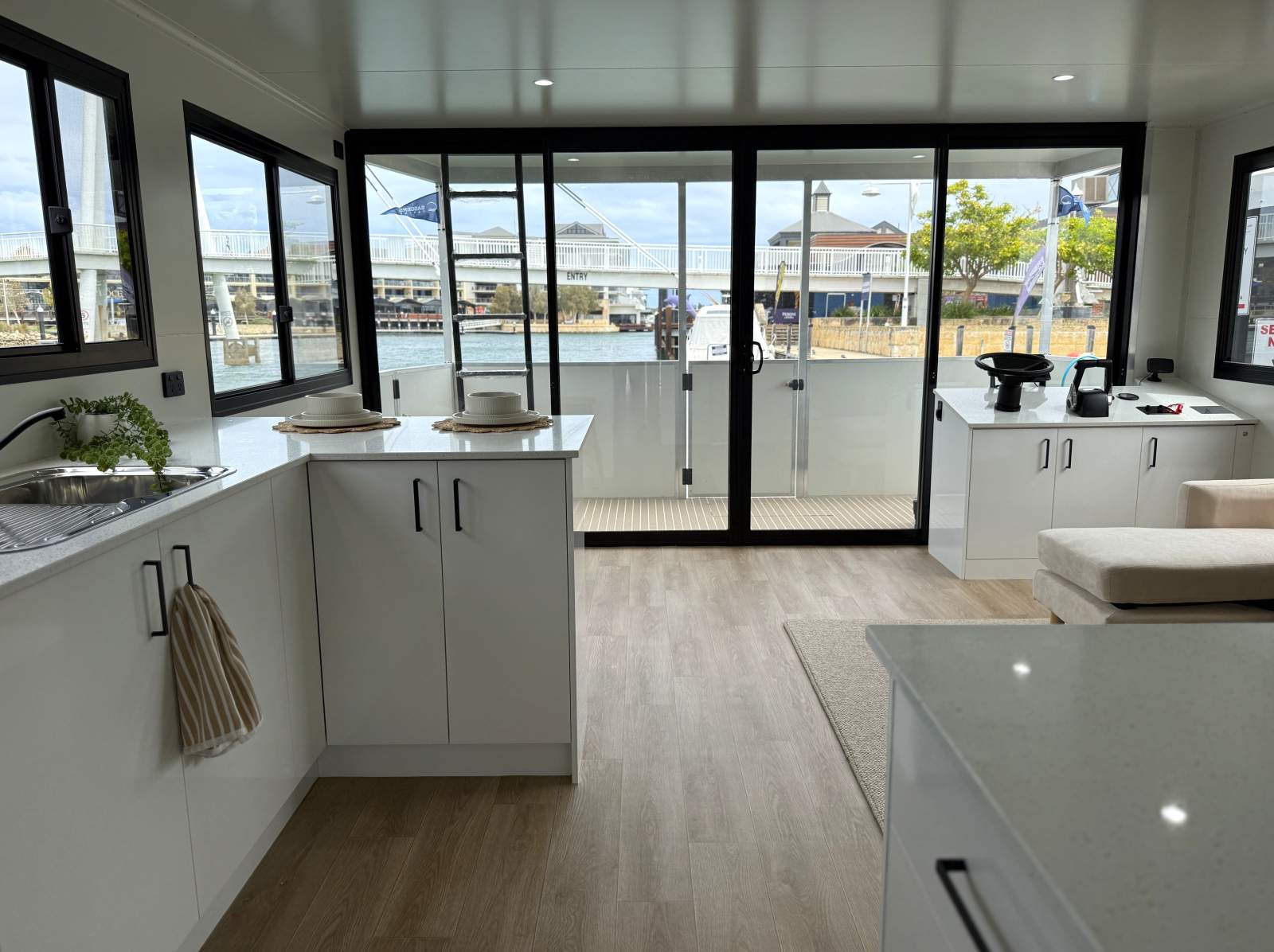 2026 SUNSET BOATS 12M HOUSE BOAT