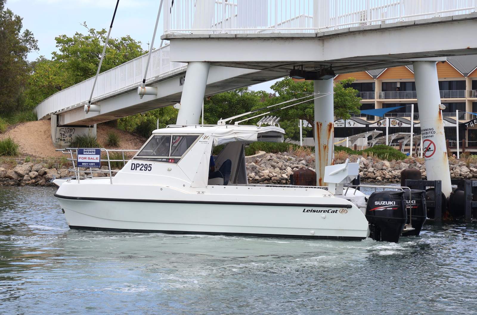 2007 LEISURECAT 8000 SPORT FISHER