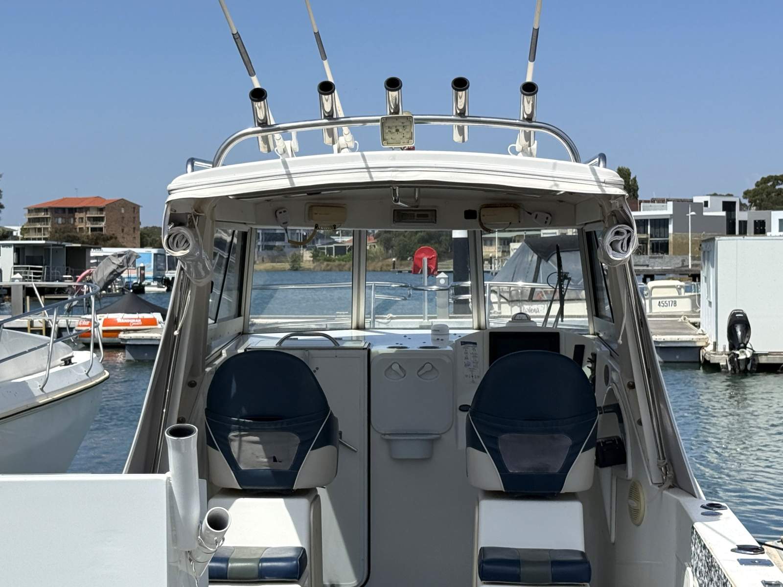2007 LEISURECAT 8000 SPORT FISHER