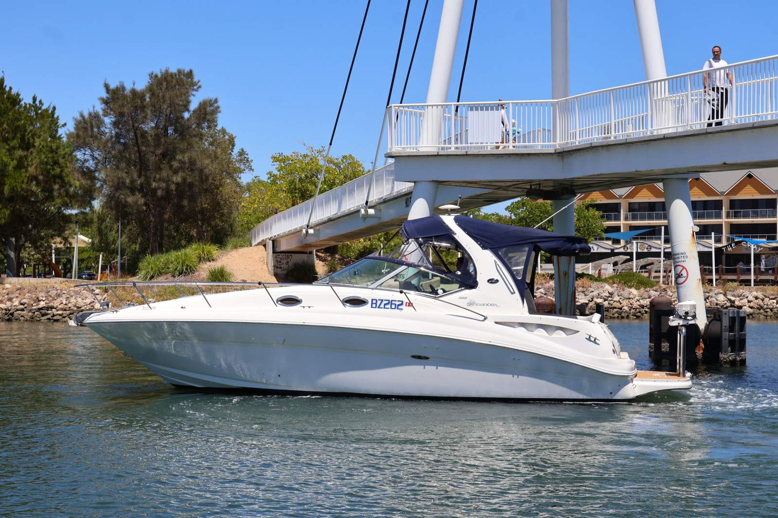SEA RAY 355 SUNDANCER CRUISER