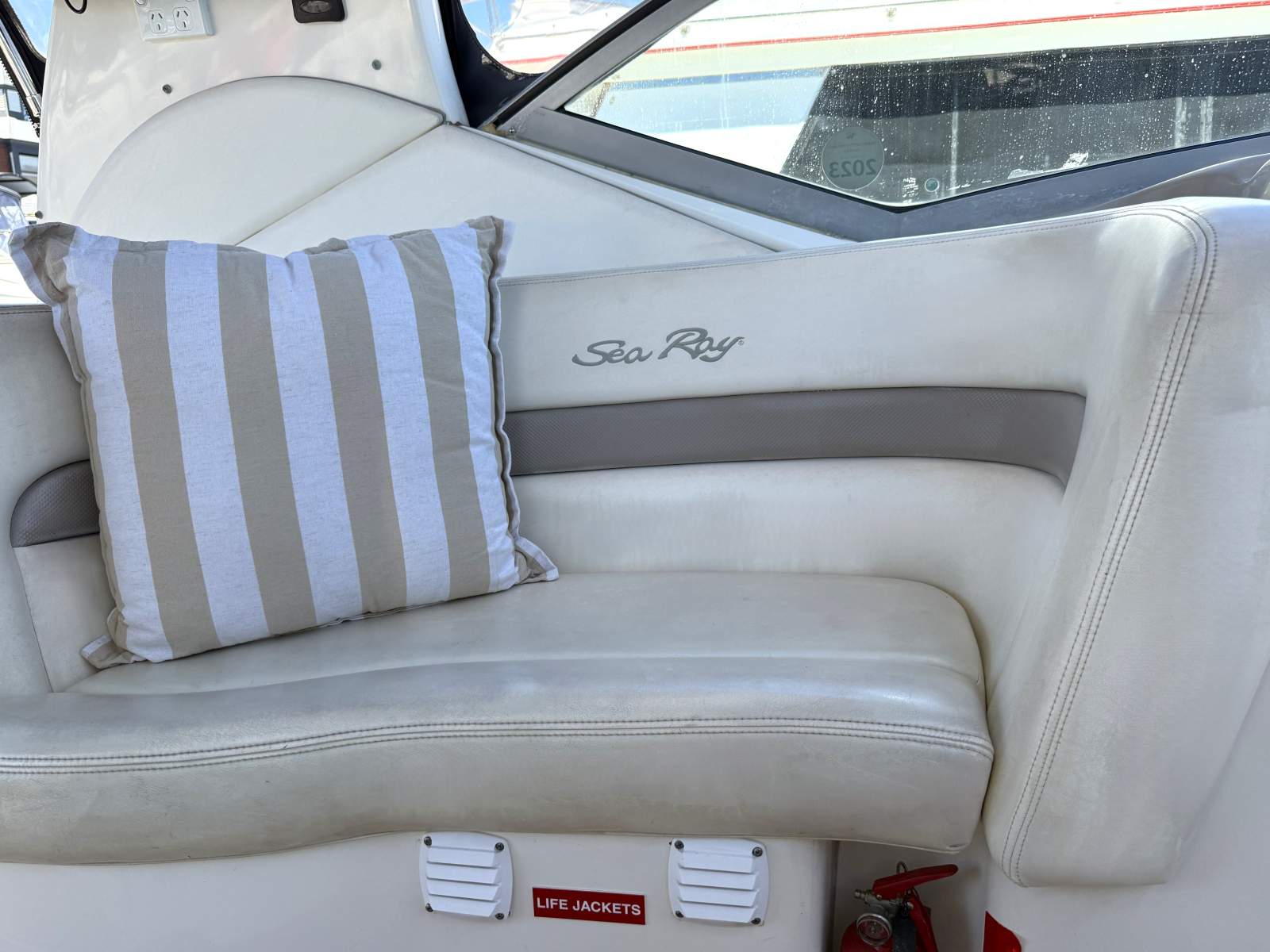 SEA RAY 355 SUNDANCER CRUISER