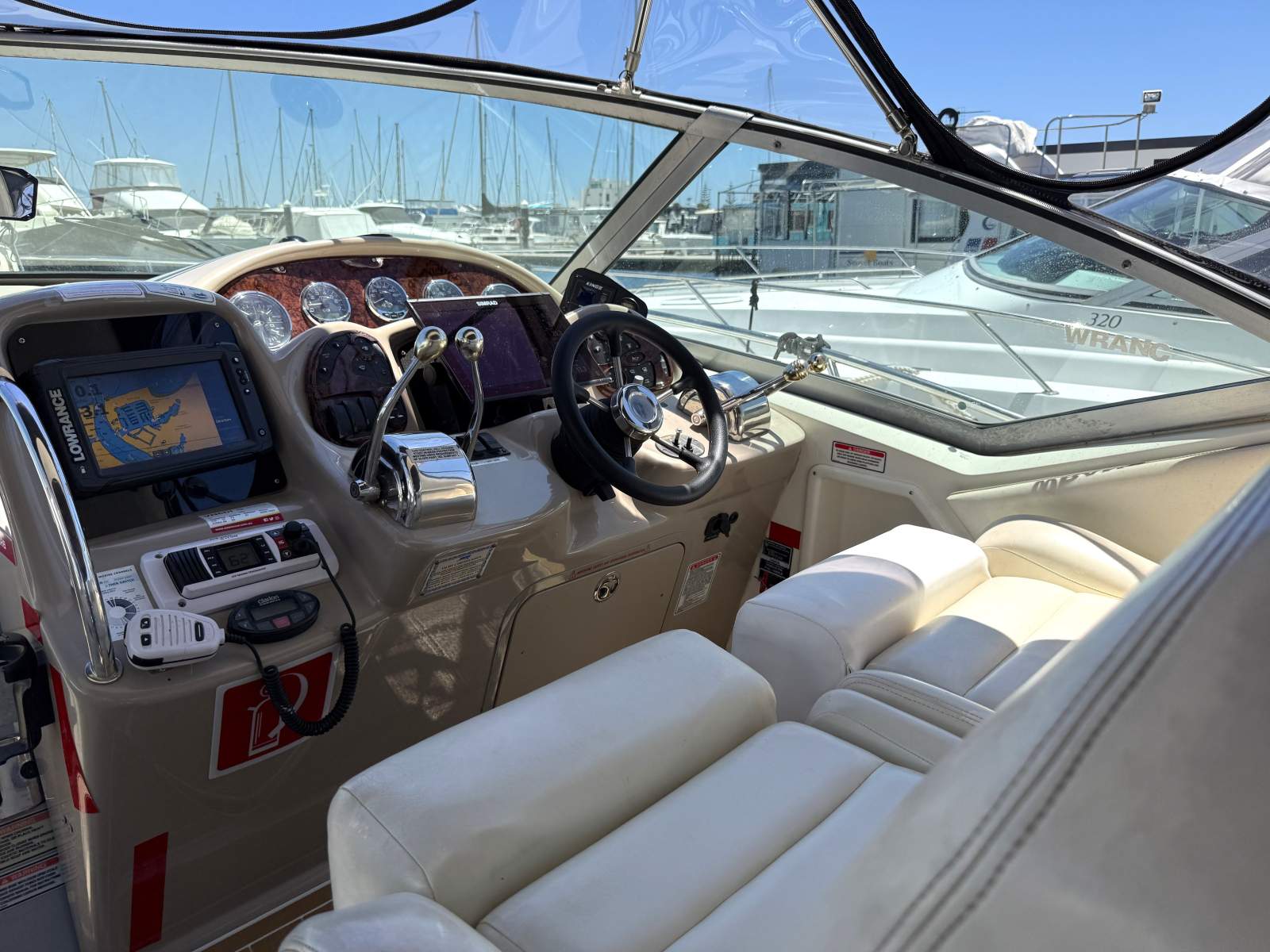 SEA RAY 355 SUNDANCER CRUISER