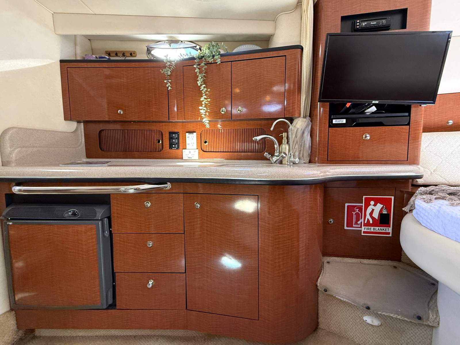 SEA RAY 355 SUNDANCER CRUISER
