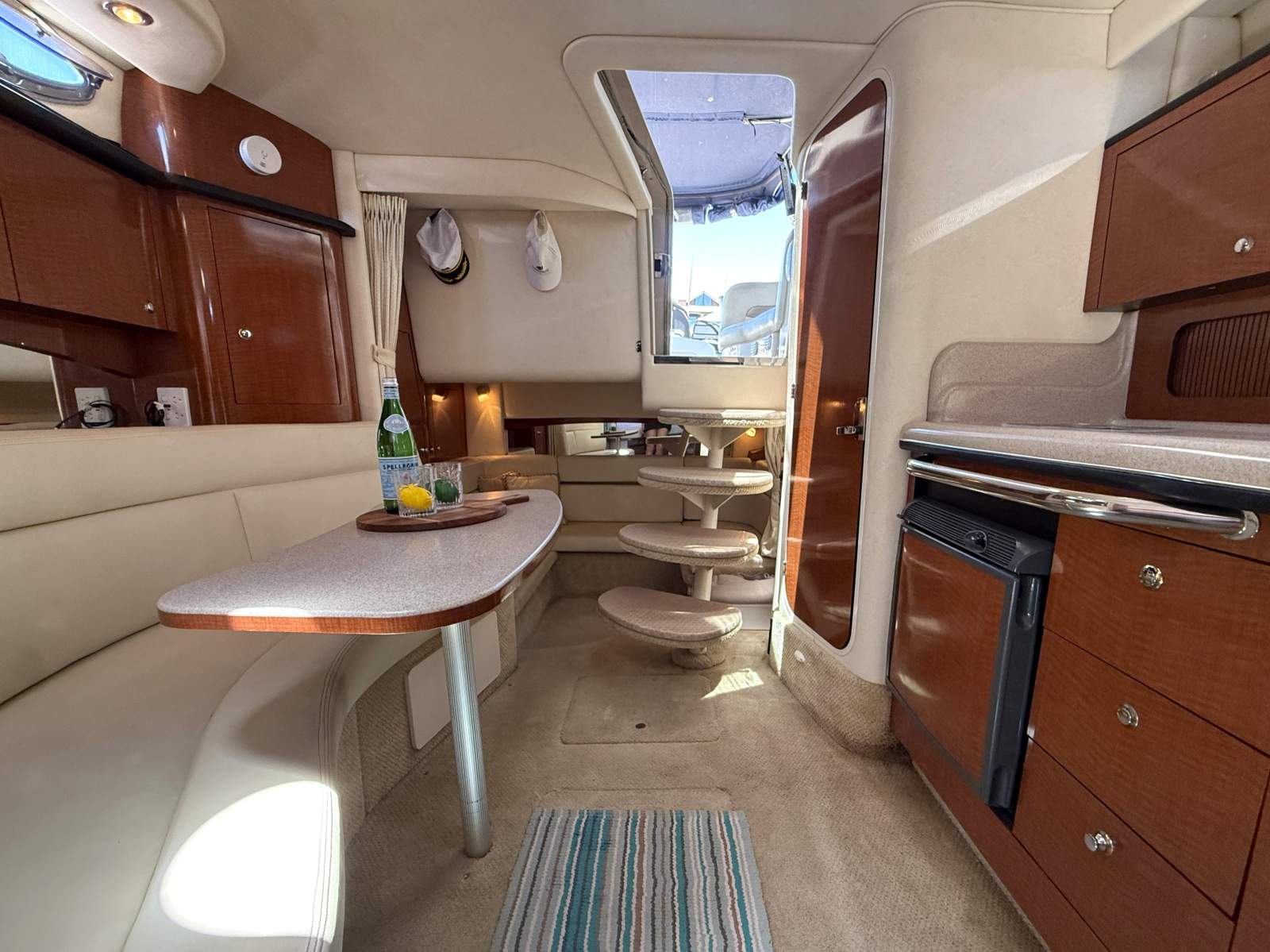 SEA RAY 355 SUNDANCER CRUISER