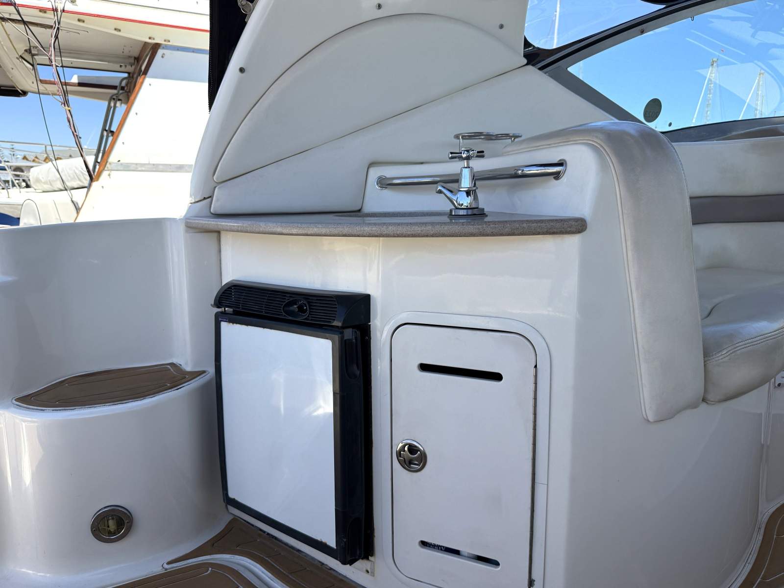 SEA RAY 355 SUNDANCER CRUISER