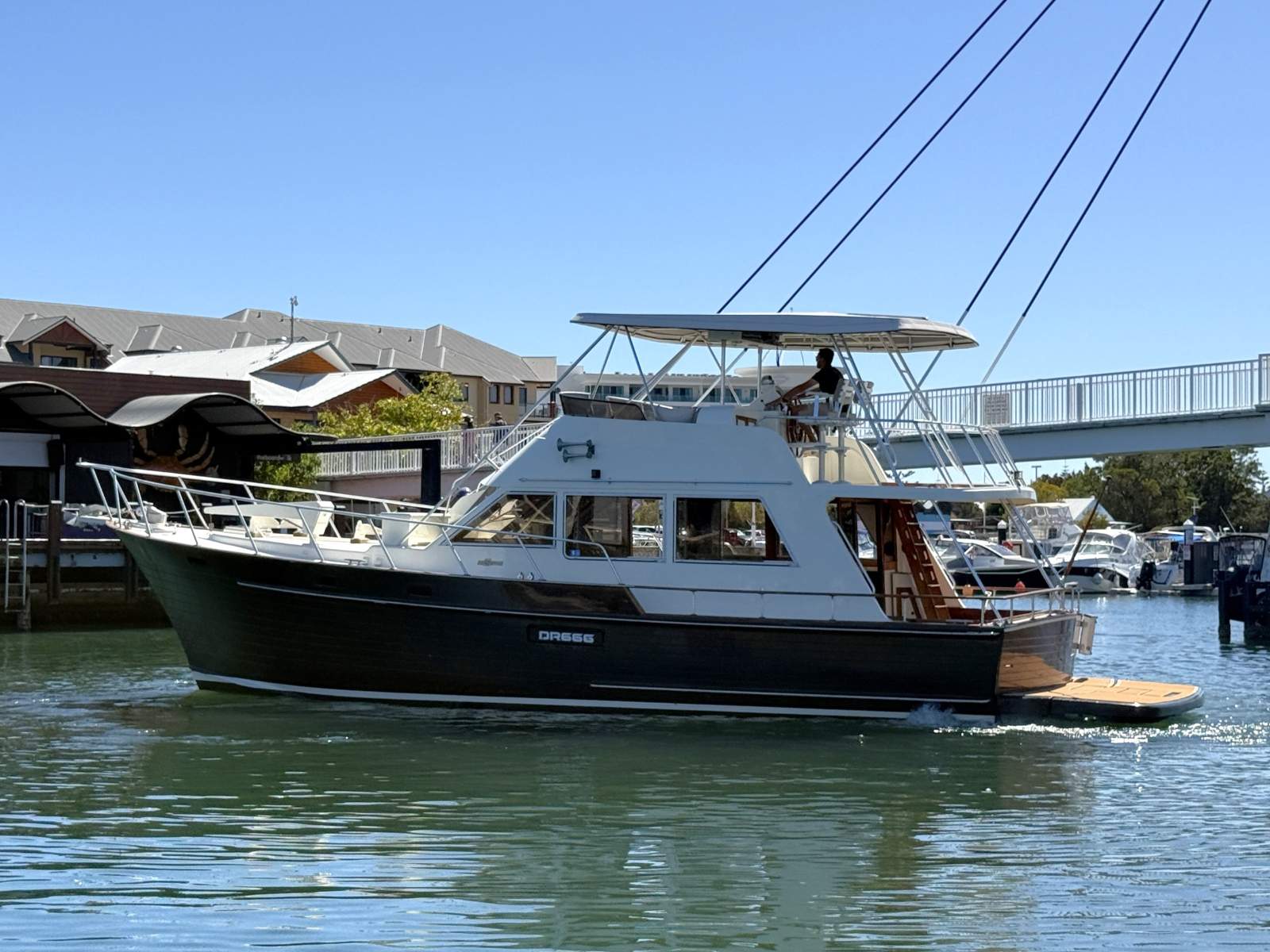 1986 ISLAND GYPSY 44 CRUISER