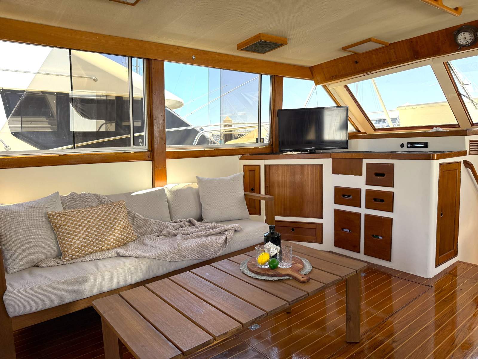 1986 ISLAND GYPSY 44 CRUISER