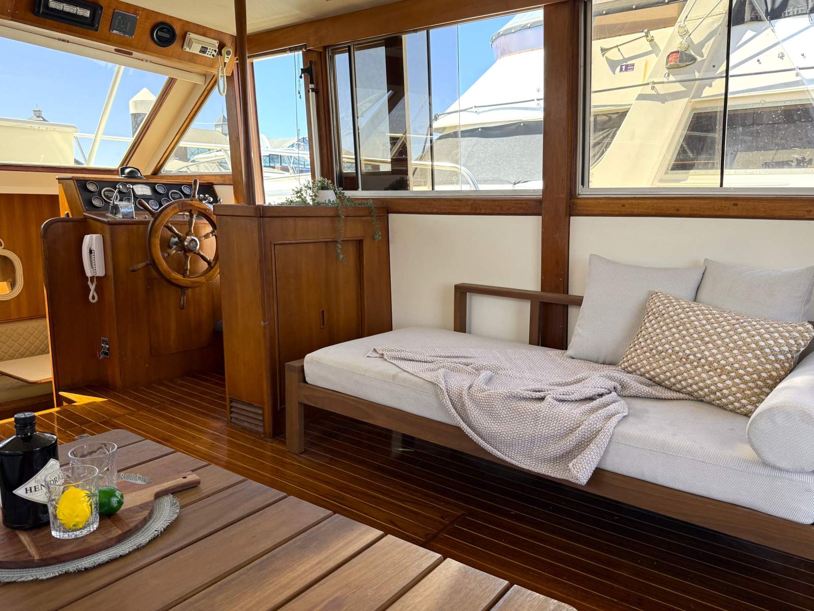 1986 ISLAND GYPSY 44 CRUISER