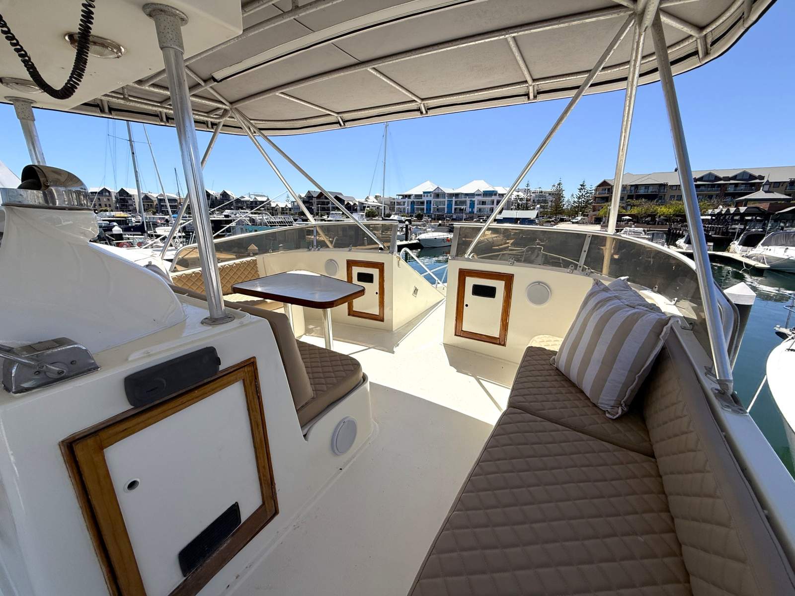 1986 ISLAND GYPSY 44 CRUISER