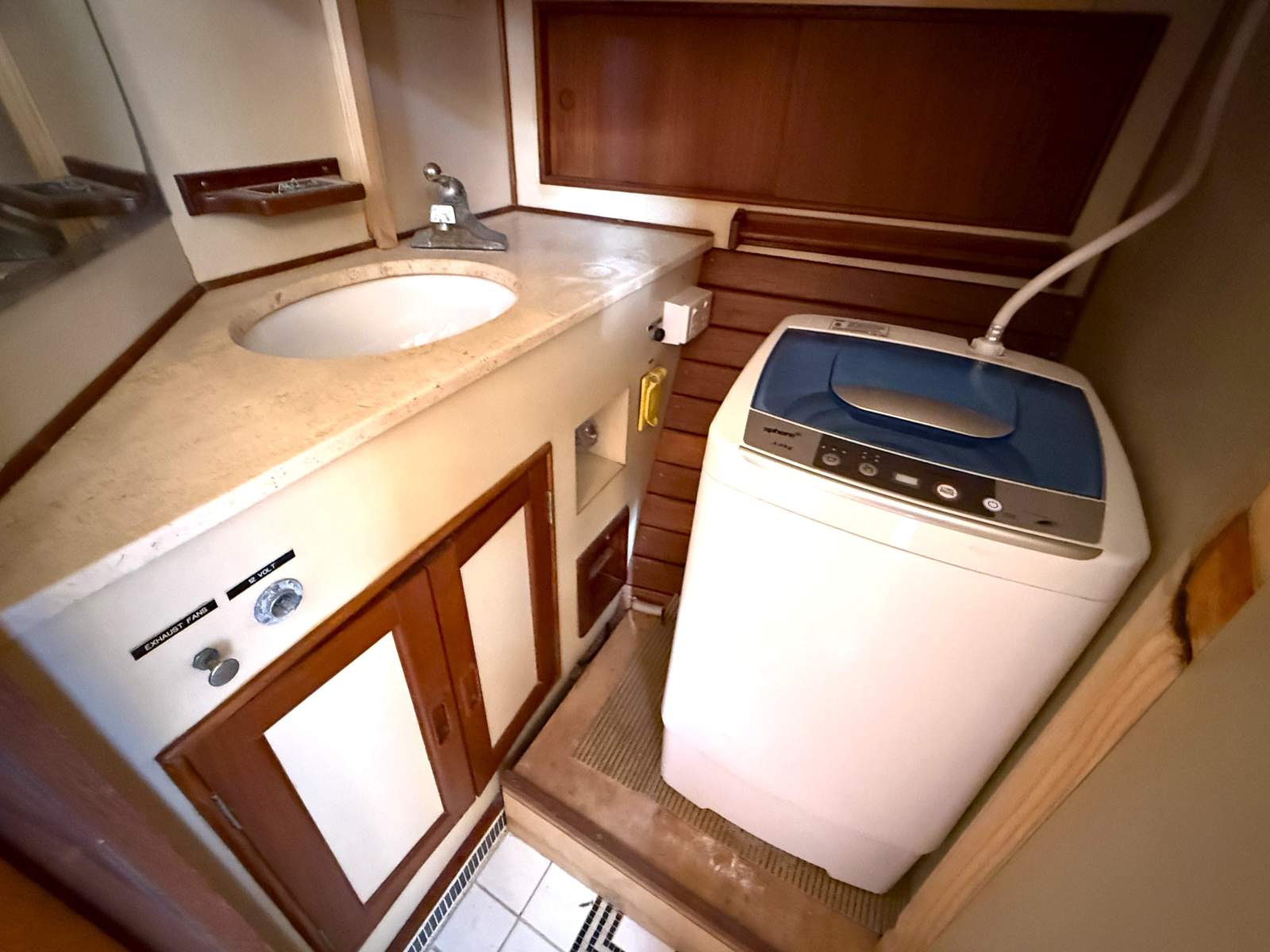 1986 ISLAND GYPSY 44 CRUISER